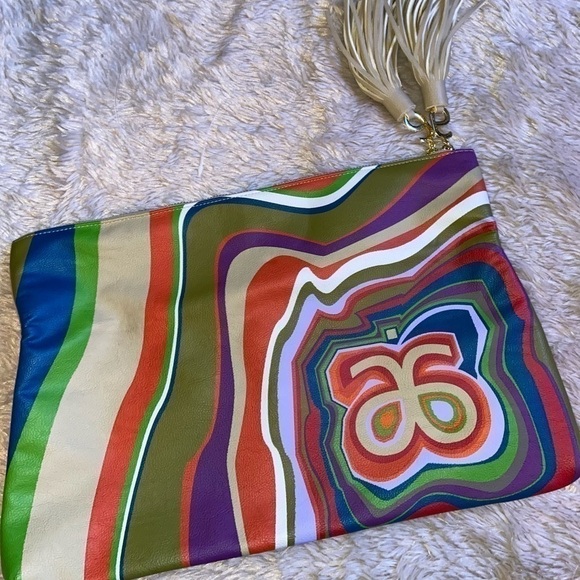 Arbonne Handbags - Arbonne
Treasures The Rainforest Purse Multi-color/Beige Vegan Leather Clutch   